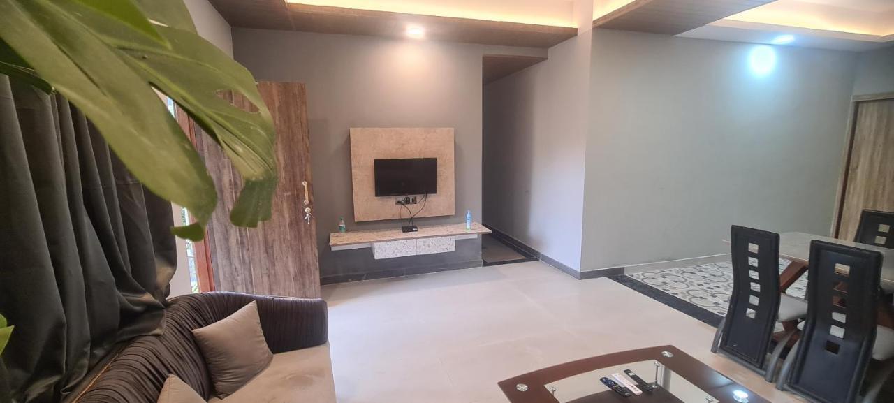 Rk Island View 3 Bedroom Apartment ดาโบลิม ภายนอก รูปภาพ